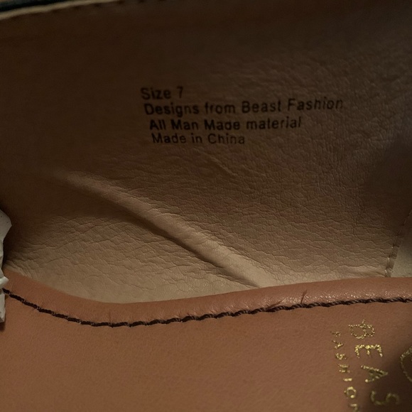 Sandals - Picture 4 of 4